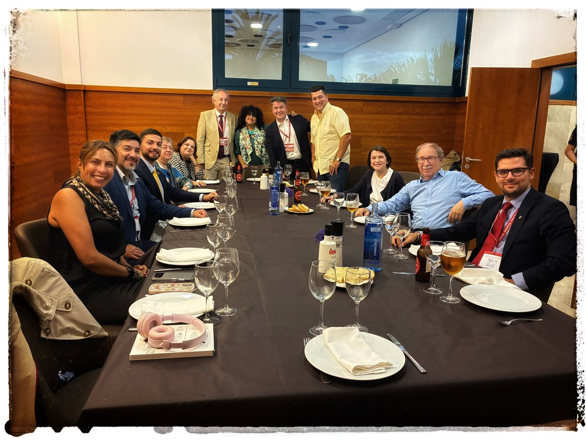 ANAICARO72's tweet photo. X Jornadas de la Red Iberoamericana de Derecho Universitario. -#RIDU @UniversidadMH https://t.co/l9Adtcqh3q