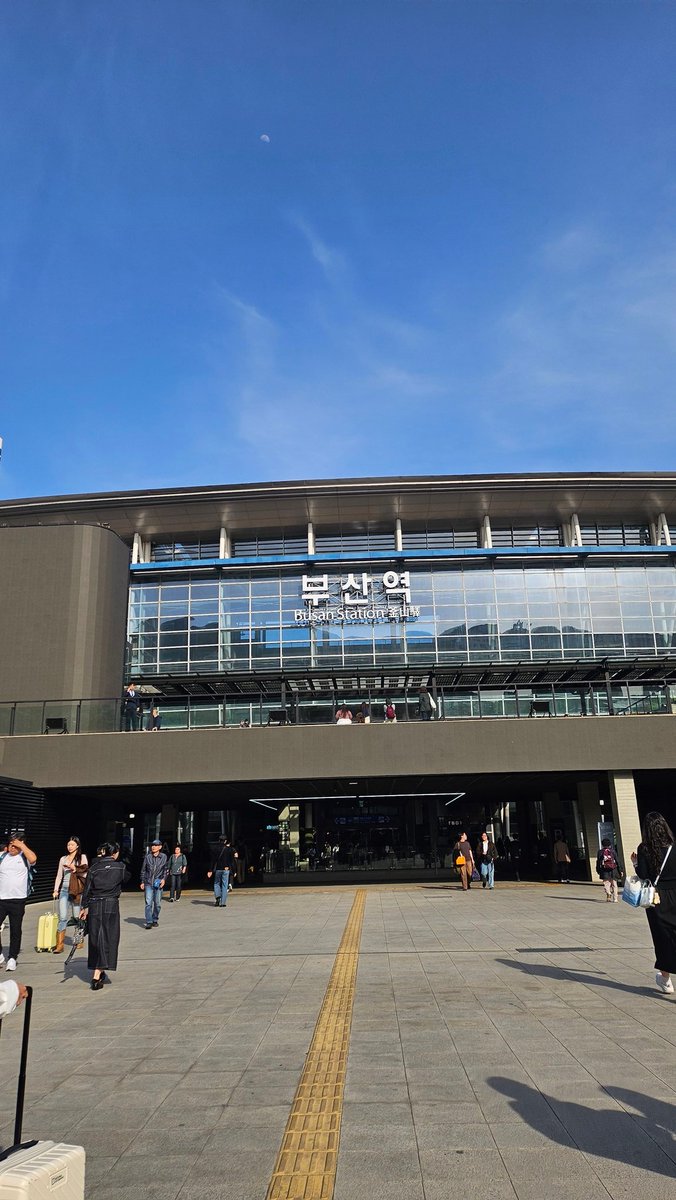 yj_ing6's tweet photo. 부산도착!! 바다 보러 갈꺼야!
#부산 #비떱 https://t.co/4Wp4pl0SiK