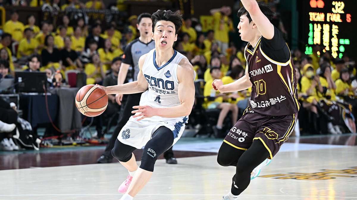 SBS8news's tweet image. “돌풍의 소노, 1위 LG에 또 후반 역전승…챔프전까지 '1승'
👉 기사 확인 : news.sbs.co.kr/news/article.d…

#lg #소노 #시즌 #승리 #파울 #위기
도움이 되었다면 기사를 공유(재게시)해 주세요!”