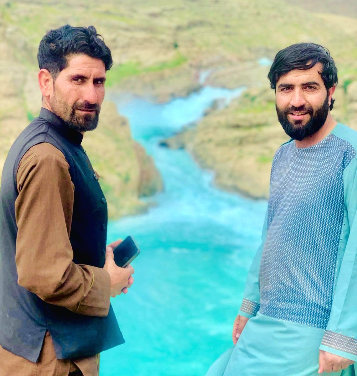 00zabiullah's tweet photo. یو نارینه ملگري
تر یو لشکر نامردانو شه دي. https://t.co/xvWO1760M0