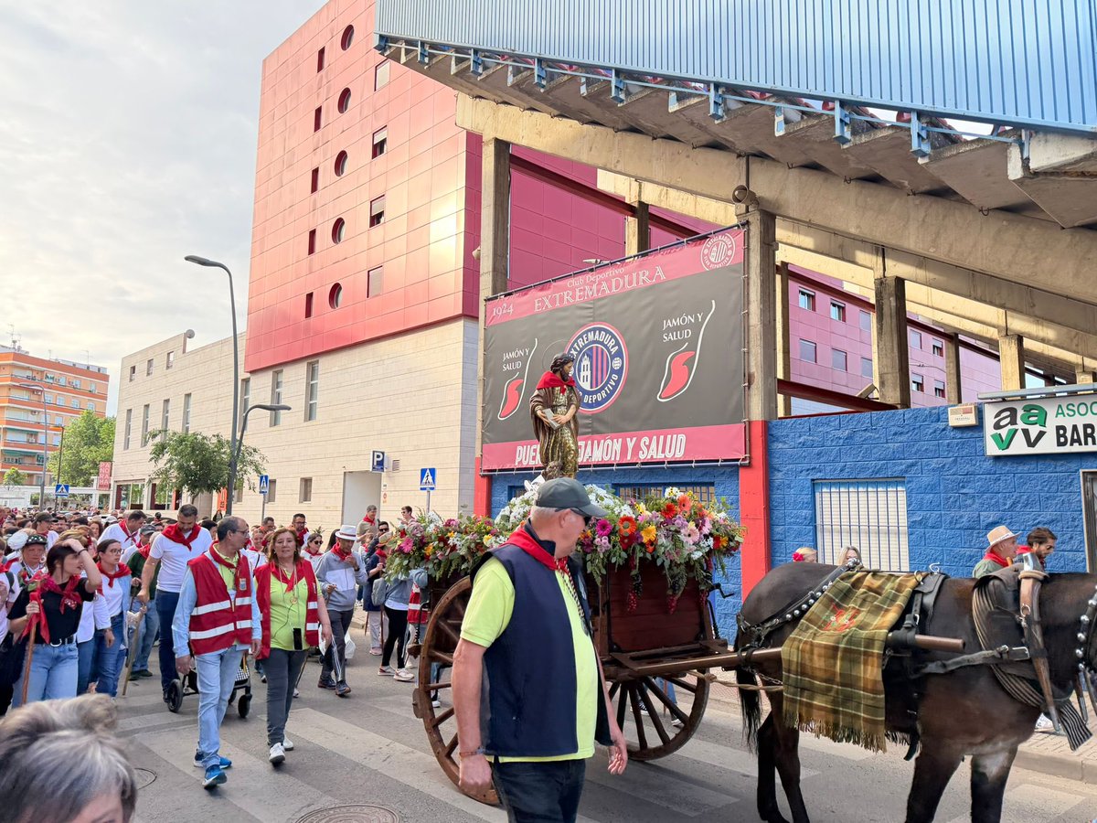 CDExt1924's tweet photo. ��𝐅𝐞𝐥𝐢𝐳 𝐒𝐚𝐧 𝐌𝐚𝐫𝐜𝐨𝐬! 🔴

Hoy celebramos nuestras raíces, nuestras tradiciones, porque San Marcos no es solo una fiesta, es parte de lo que somos. 

¡Que el campo se llene de alegría, de familias, de amigos y de buenos momentos!

¡A disfrutar de San Marcos! ❤️ https://t.co/95nfWrBJVO