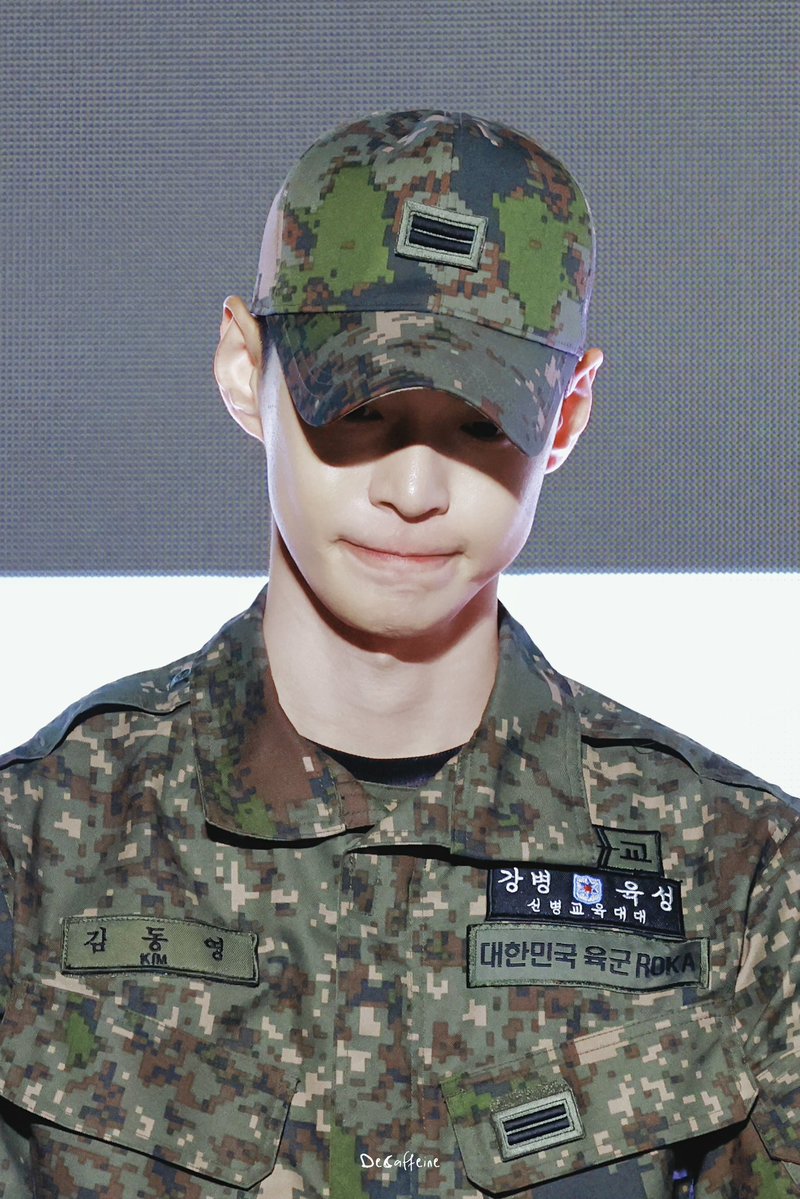 Doyoung is the only military soldier at this event, which places a high level of responsibility on him. Of course, every detail of his behavior will be judged; it's a serious event, and I saw a comment from the event staff saying he's incredibly good-natured and that