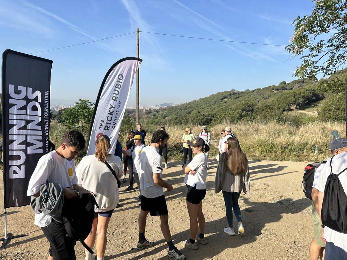 Esports_bdncom's tweet photo. 🏃🏽 En marxa la primera #cursa solidària @TRRFoundation x @kilianfound 
🤝🏼 Unió de l'esport per sensibilitzar el #cancer de pulmó i l'impacte de la #contaminacio 
📍 Hospital Germans Trias i Pujol (Can Ruti) #Badalona https://t.co/S5djYKnVTc