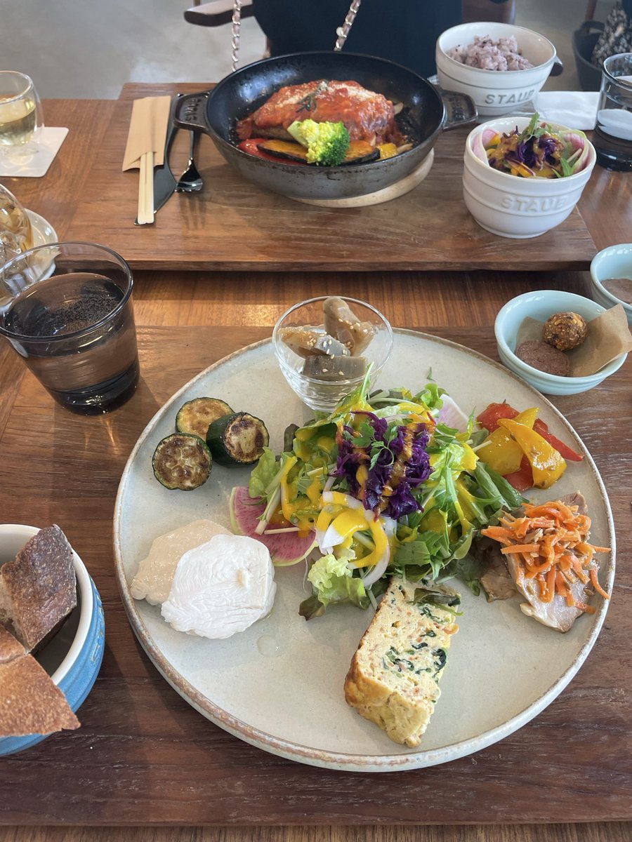 887_luv3's tweet photo. 先輩と久々にランチに行けた🌿相変わらずで癒された
当時大変だったけど辞めずにいられたのは、優しくて優秀な先輩が居てくれたからだなって心から思う😭 https://t.co/DMxRIaA4wg