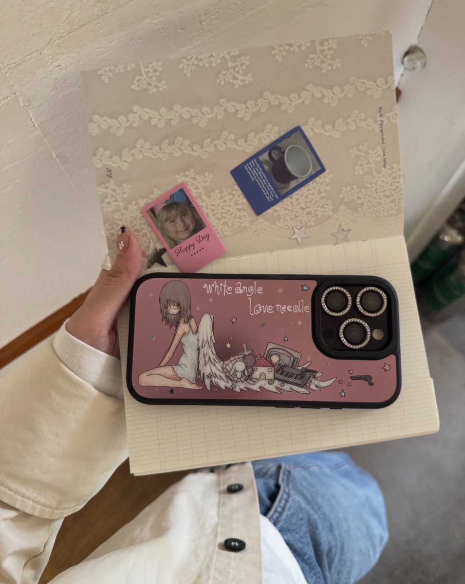 Wanawannn's tweet photo. Bonbon Angel Island 🧚🏻‍♀️👀

เคสมือถือลายสุดน่ารัก 🩷 ใส่ได้กับตัวเครื่องทุกสี มีให้เลือก 2 สี มีรุ่น IPhone 15 ขึ้นไปน้า  📱✨ราคา 850.- บาท ส่งฟรี (มัดจำได้ 50%) https://t.co/JljsfPU7Q6