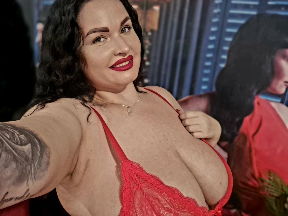 ♥️ Is Saturday... let's party ♥️
<a href="/stripchat/">Stripchat.com 📸 🎥</a> 

#redlips #hotoutfit #bigboobs