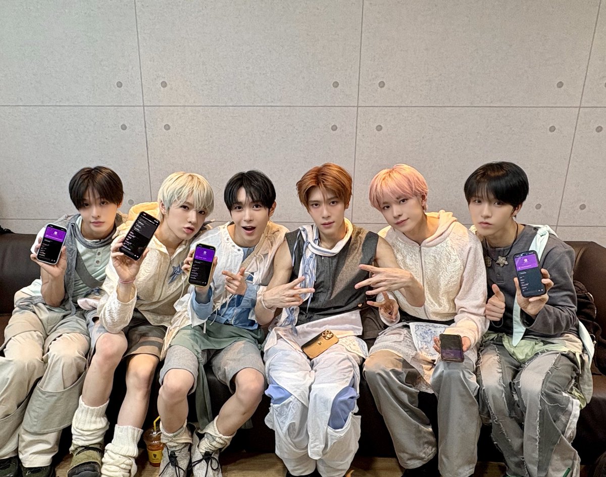 nctwishofficial's tweet image. 잠시 후 5시, NCT WISH와 함께하는 Weverse Listening Party에서 만나요 💚

WEB listening-party.weverse.io/nctwish/wlp/3-…
APP listening-party.weverse.io/nctwish/wlp/3-…

EVERYTHING, ALL AT ONCE, NEO
2026NCT.COM

#NCTWISH #OdetoLove
#NCTWISH_OdetoLove
#NCT_10TH_ANNIVERSARY