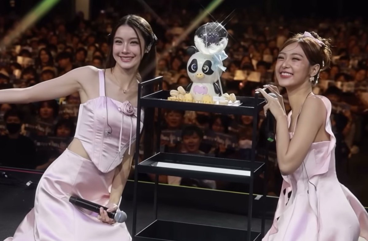 iKTaeng 🧁 tweet media