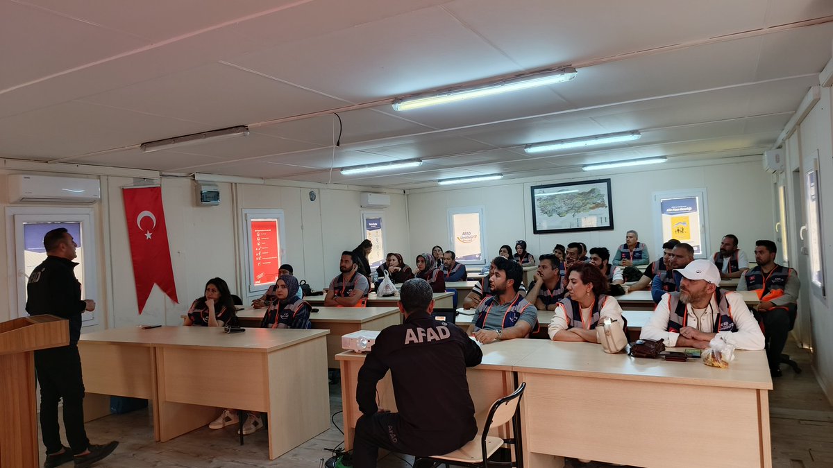 urfaafad6300's tweet photo. 25.04.2026 Tarihli 19.Grup Destek Afad Gönüllüsü Eğitimlerimiz Başlamıştır. https://t.co/oJ9JZGdL7I