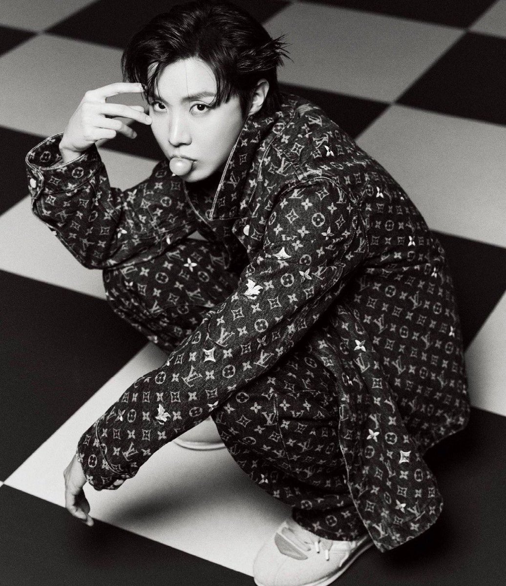 daily hobi content 💚ミ tweet media