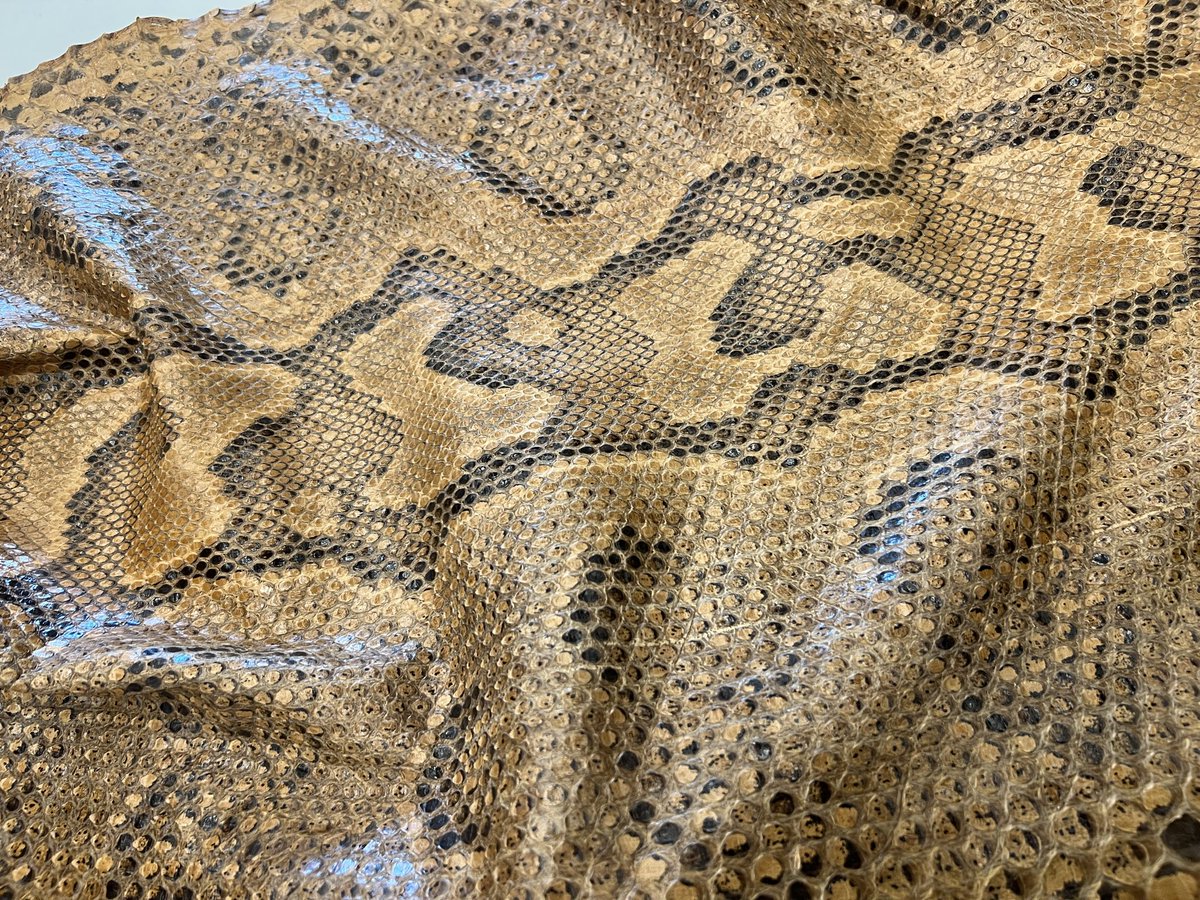 yogesharma92's tweet image. Amsterdam Schiphol Airport has a special desk by the Customs Department displaying real items caught &amp;amp; seized at customs.

If you’re there…stop and take a look. Fascinating! 👀

#Schiphol #Travel #Amsterdam