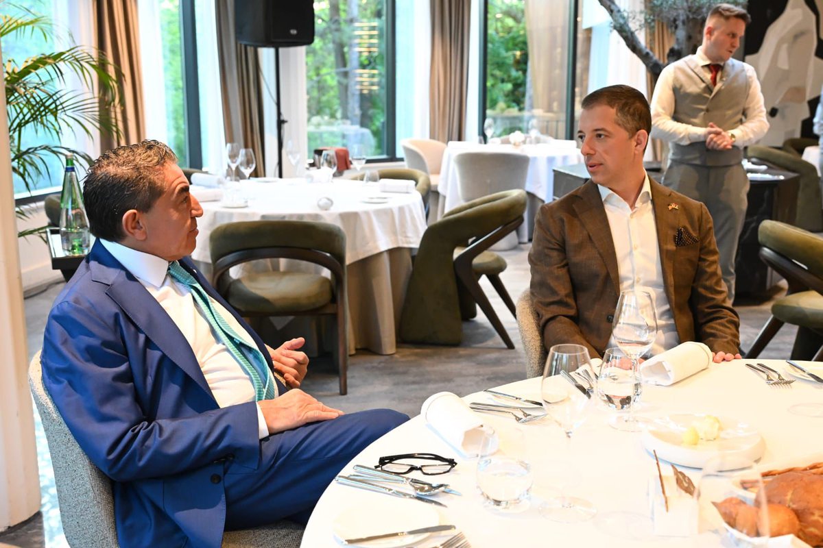 markodjuric's tweet image. I had the pleasure of hosting the Special Envoy of POTUS, Mr. @AMBZAMPOLLI, during his visit to Belgrade earlier this week.

Following our recent meeting in #Washington , it was great to reconnect with Mr. @AMBZAMPOLLI, a friend of Serbia and the region, here in #Belgrade.