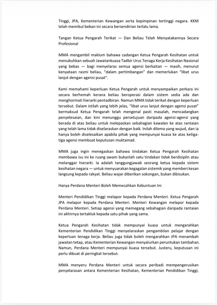 drarasu71's tweet photo. Penyelesaiannya jelas — Suruhanjaya Perkhidmatan Kesihatan dengan PEMBIAYAAN dan AUTORITI PENJAWATAN TERSENDIRI. KKM menyampaikan penjagaan — tetapi JPA, KPT dan MOF masing-masing memegang kunci. Hanya SATU individu berada di atas semua ini. YAB PMX @anwaribrahim — inilah saat itu. Kepada @MYParlimen — apabila bersidang Jun ini, jadikan ini agenda utama. Bukan demi kita. Demi 70% yang tiada pilihan lain. Pesakit kita tidak mampu menunggu. 👇📄