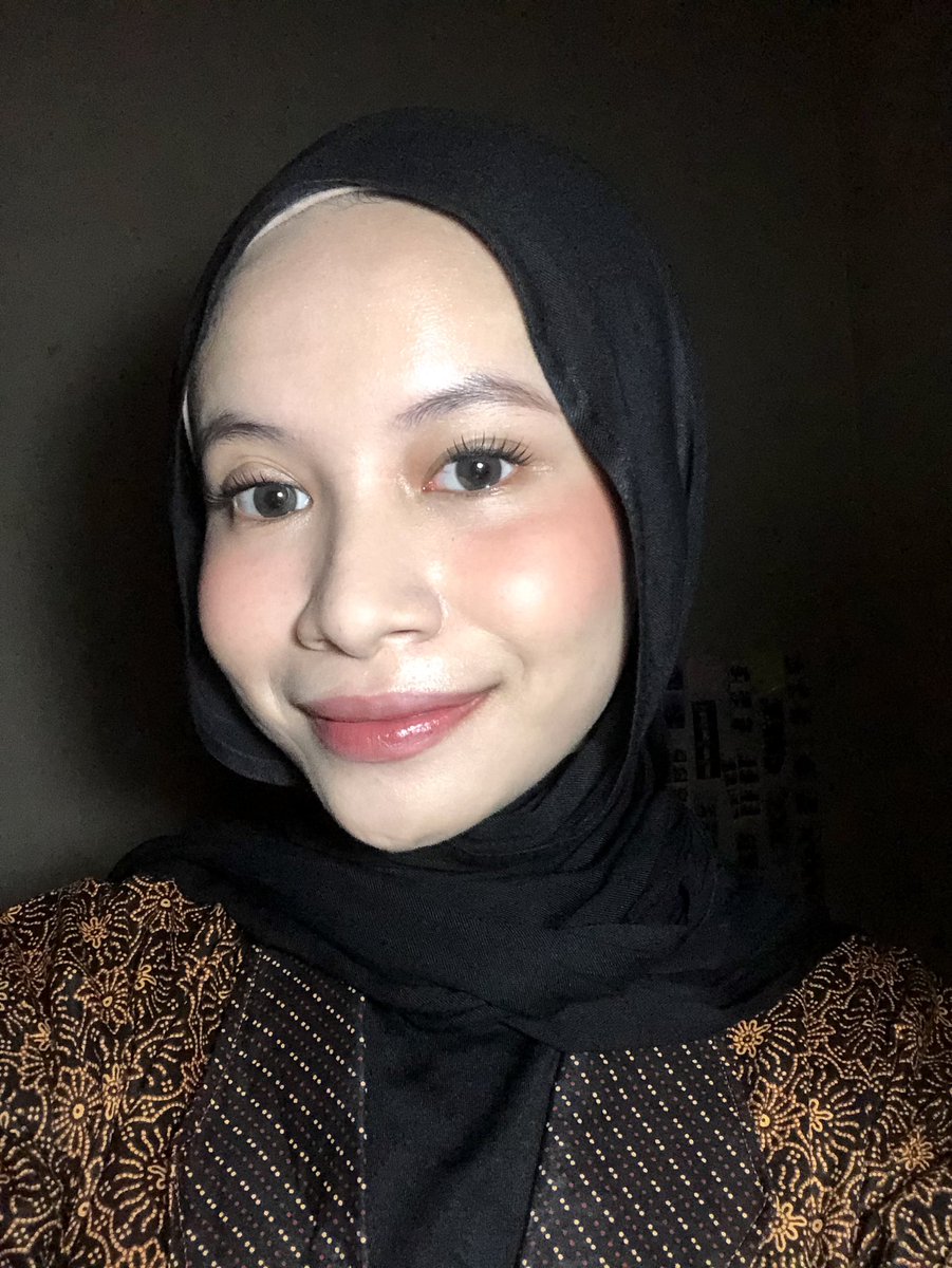 lowkey one of the best powders i’ve tried! jadi hampir ga pernah touch up lagi kalo pake ini 🥹 #reviewbynae