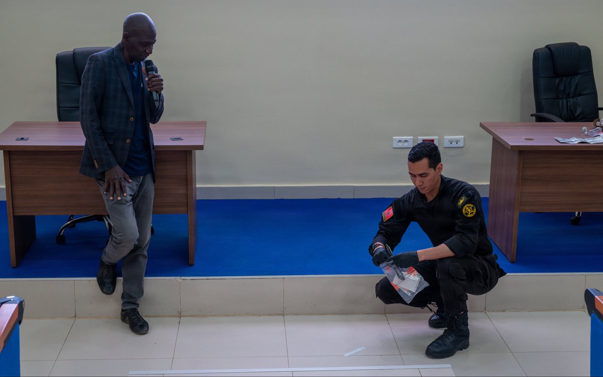FAR_MAROC's tweet photo. #MMF #ForumFARMAROC #OE26 #ObangameExpress26
A member of the Royal Moroccan Navy briefs exercise Obangame Express (OE) 2026 participants during visit, board search and seizure training at La Base Militaire de Bel Air, Senegal, April 15, 2026. OE26 is one of three regional maritime exercises led by U.S. Sixth Fleet as part of a comprehensive strategy to provide collaborative opportunities to African forces and international partners to address maritime security concerns. (U.S. Marine Corps photo by Sgt. Mitchell Johnson)