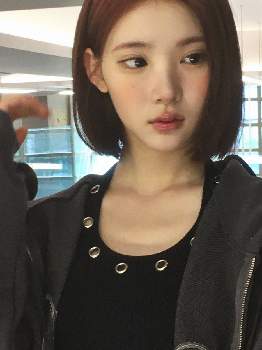 Choijiwov's tweet photo. dyed my hair lighter &amp;&amp; suddenly missed this look so much.. this lippie shade is just sooo right on me! https://t.co/7967rNhf37