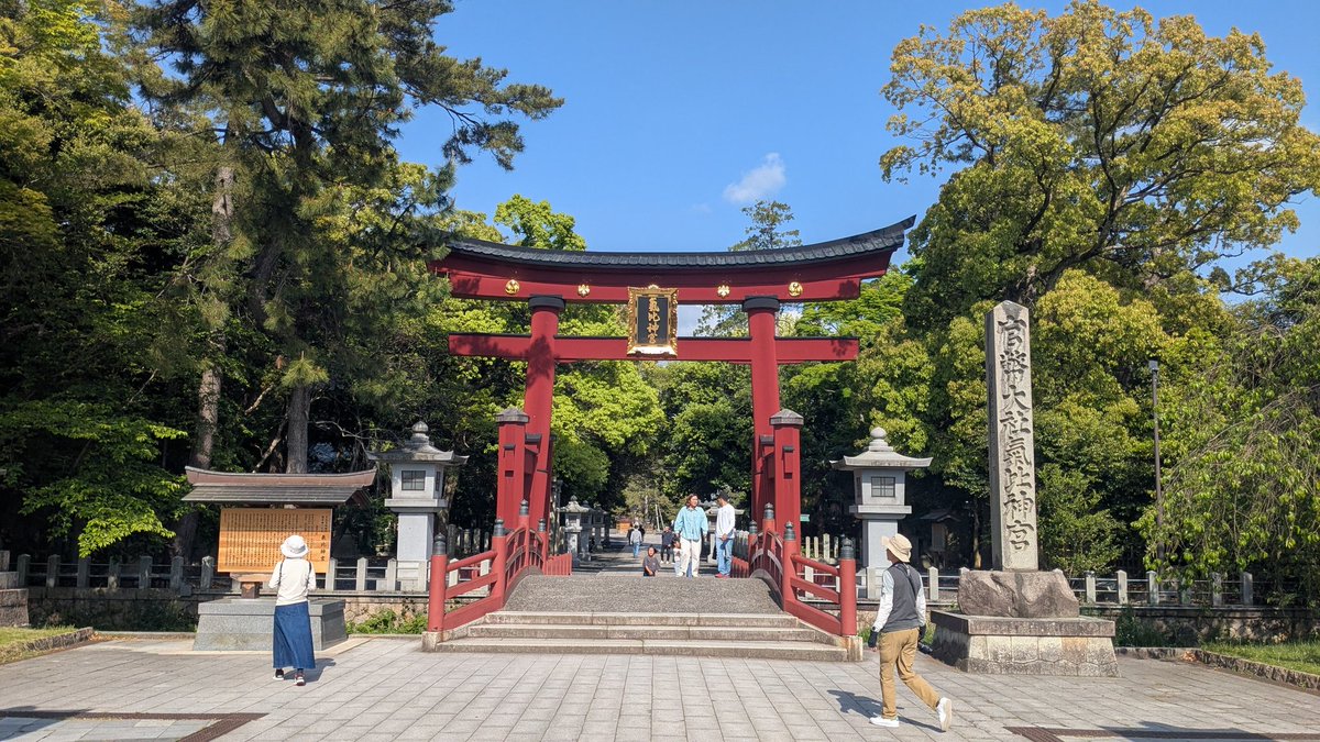 SR_Rider_Jay's tweet photo. 今日は敦賀の氣比神宮を目指して走りました
行きも帰りも道の駅 熊川宿で休憩
ここは道路脇がすぐ高い山で迫力あって好き
バナナのシェイクもうまし https://t.co/GxaXa3Bg0T
