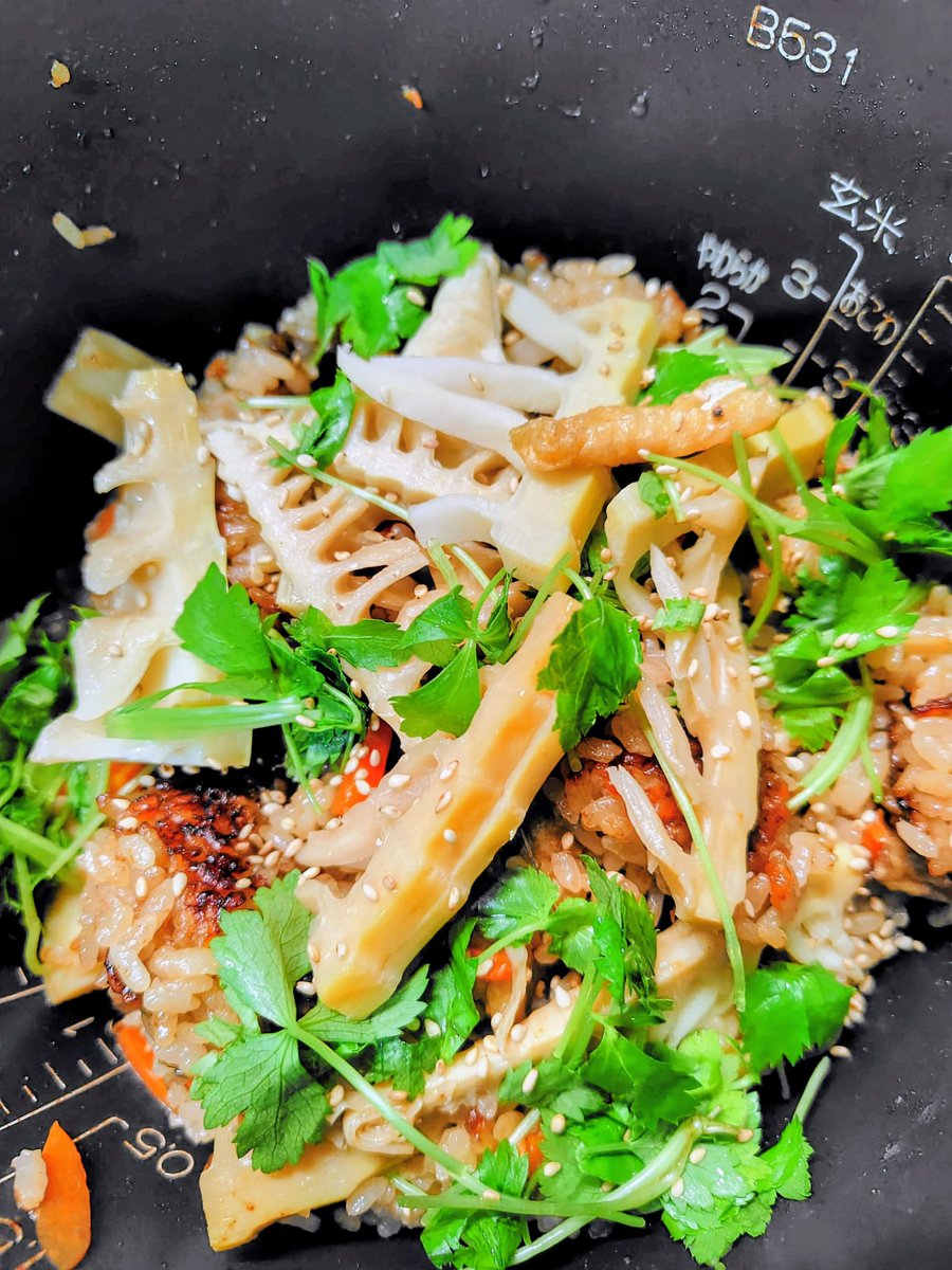 まるこ tweet media