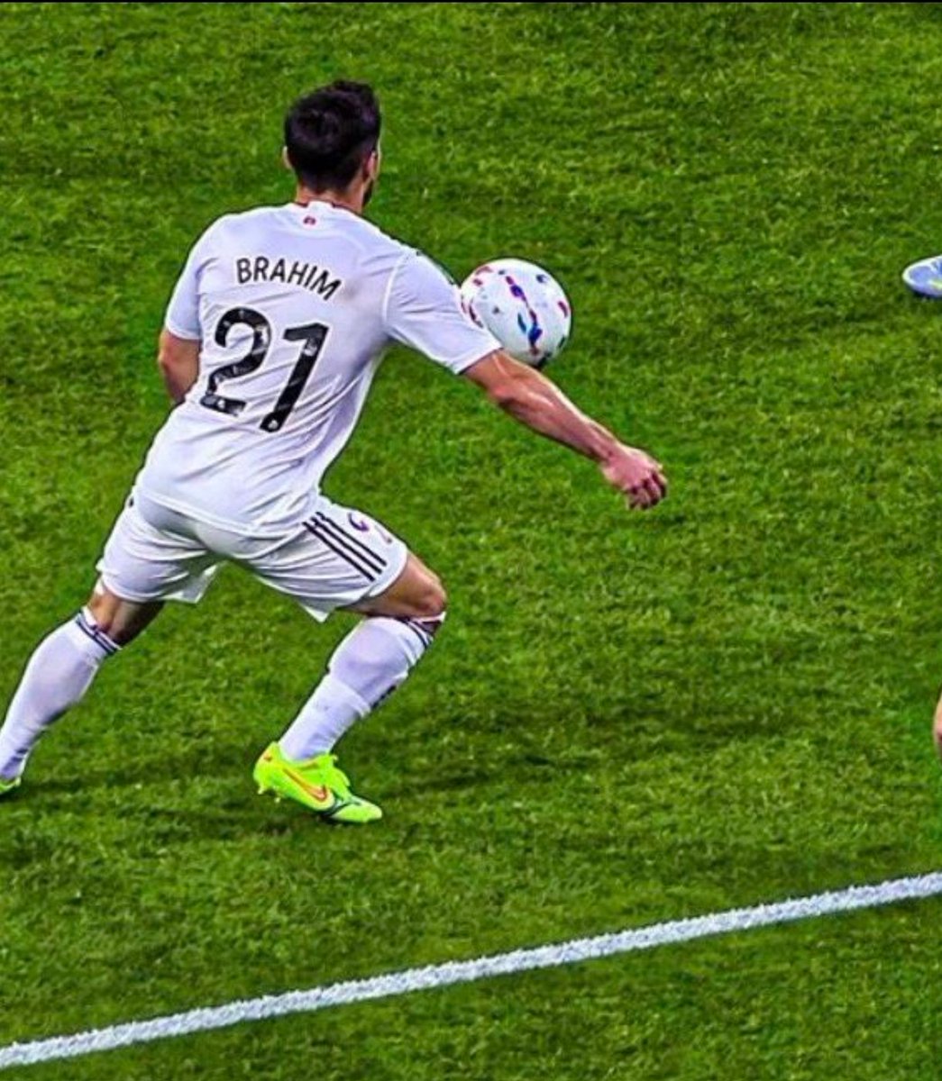 Pes addict tweet media