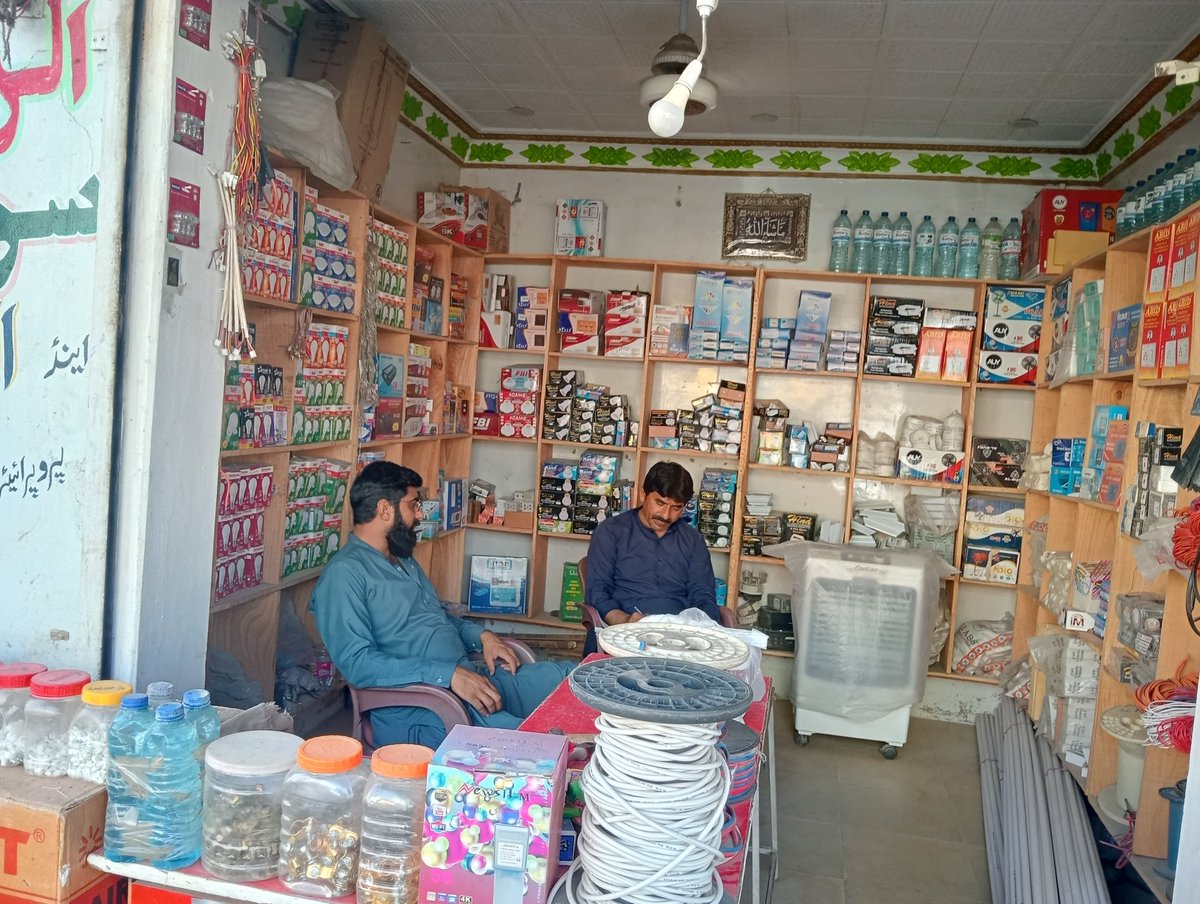 RDF_Sindh's tweet image. Empowering rural entrepreneurship!

CERI KNH Khipro team visited RDF-supported startups in Khipro and nearby areas to review progress of six businesses, including solar, dairy, and stitching units.

#RDF #Startups #RuralDevelopment #Entrepreneurship #CommunityEmpowerment