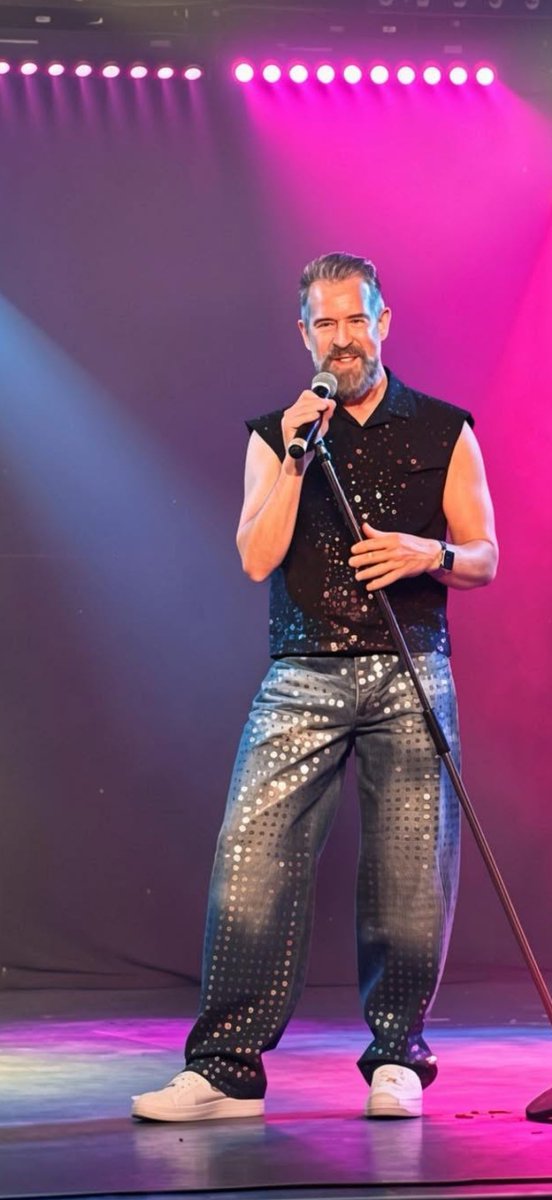 StevieDSinger1's tweet image. New season kicked in at the holiday parks 
Great gig last night #gig #singer #stage #giglife #beard #bearded