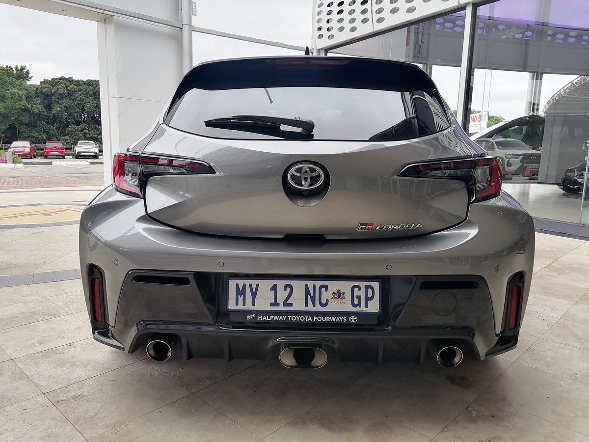 While out and about shopping, came across this beautiful Corolla GR at Fourways Toyota.

👌🏾🔥