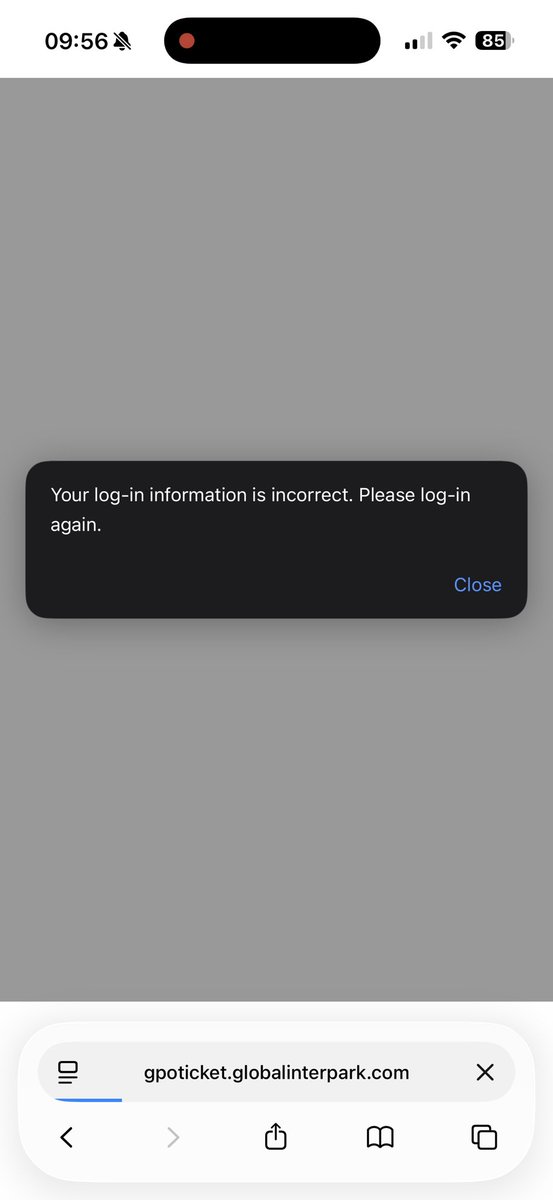 siedziałam przeszło godzinę w tej zakichanej kolejce 😭😭😭