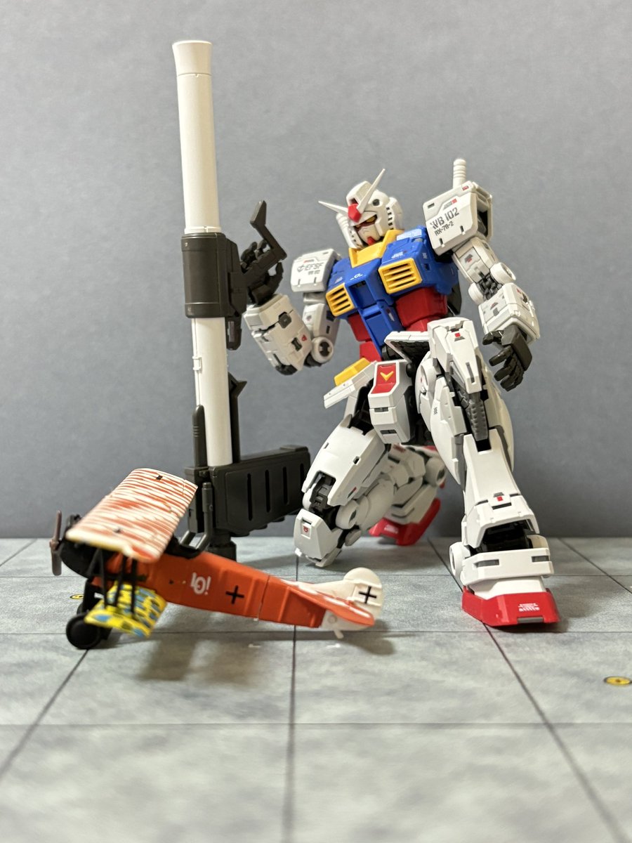 katigalasu's tweet photo. #プラモデルライフ
 #144スケモ #ガンプラ #チョコエッグ
 フォロワーさんからコメント頂いたので。
並べてみました、2004、2005チョコエッグのフォッカーDⅦとDRⅠ。
ベルトーチカも複葉機乗ってたから。 https://t.co/tg71lxkUVg