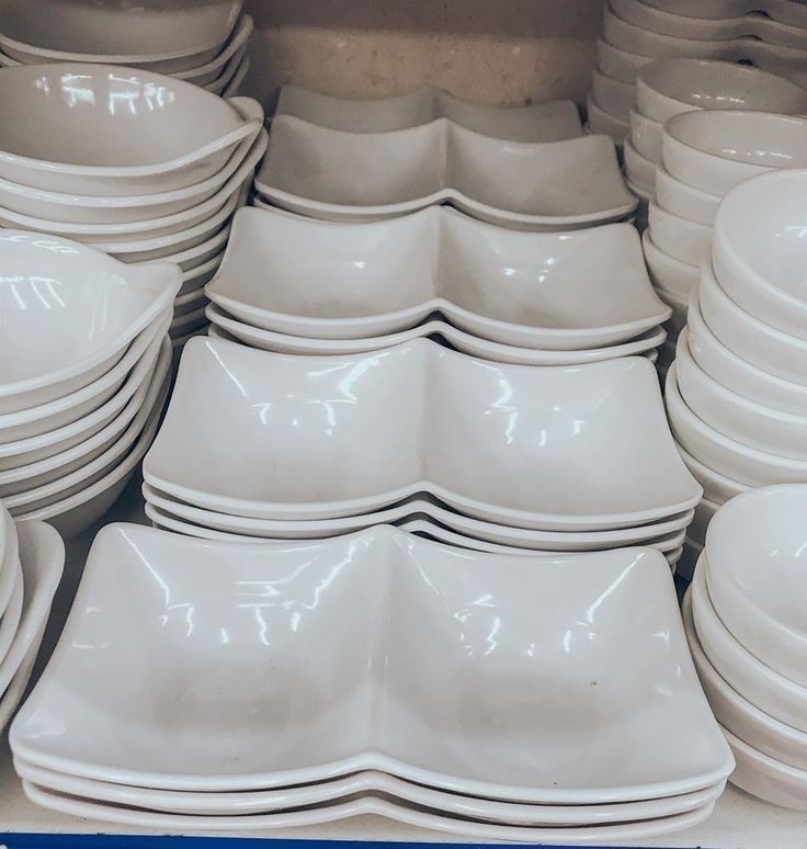 Shopmypotland's tweet image. Elegant breakable plate for everyday dining and home use. Simple, stylish, and affordable.
#kitchenware #homeessentials #kitchendecor #homedecor #tableware #plates #kitchenproducts #homegadgets #kitchenitems #homestore #affordableluxury #nigeriansellers #onlineshoppingng