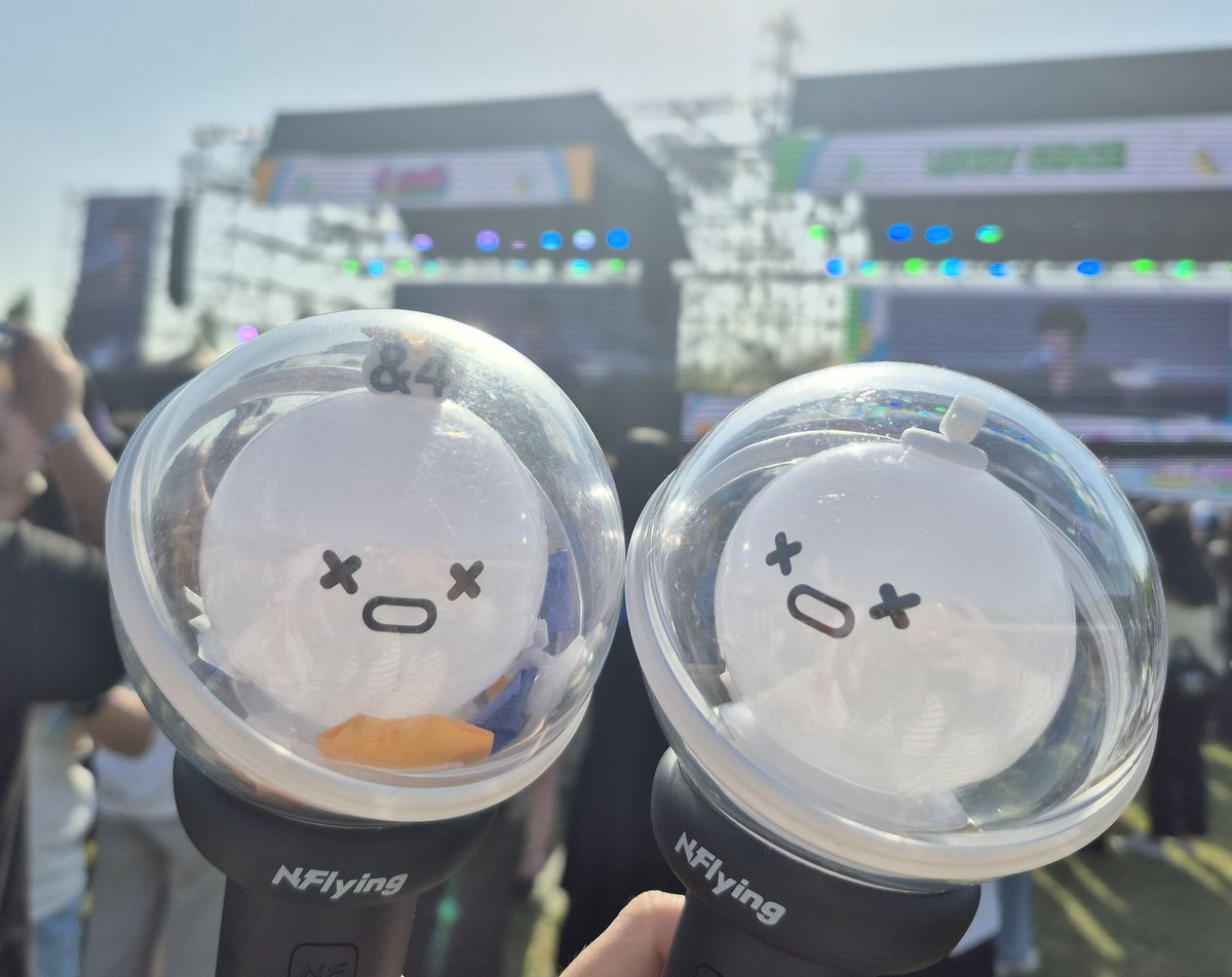 buddy_4242's tweet photo. 오랜만에 오프:) https://t.co/7CdqP8jvGo