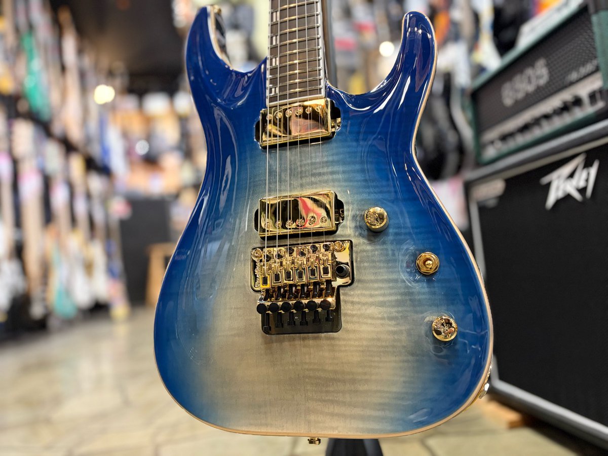 bbsapporock's tweet image. 【#EDWARDS E-HORIZON-CTM 50TH】再入荷です🚚

#ESP 50周年を記念したモデル🎸

ボディ、ヘッドにフレイムメイプルを採用し、ゴールドパーツに統一された高級感満載の仕様✨

トラスロッドカバーの50周年ロゴもアニバーサリーならではの特別モノですね🤩

是非店頭にてご覧下さい👀

#BIGBOSS札幌