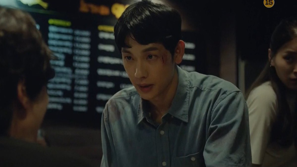 Forced my cousin and cousin’s wife to watch #StrangersFromHell . 
Cousin went “JW so cute, he has a girlfriend AND boyfriend. Pretty privilege” 
Cousin’s wife said “if MJ tied me up to a chair and read grocery list in my ear, I wouldn’t mind”
#LeeDongWook #YimSiwan