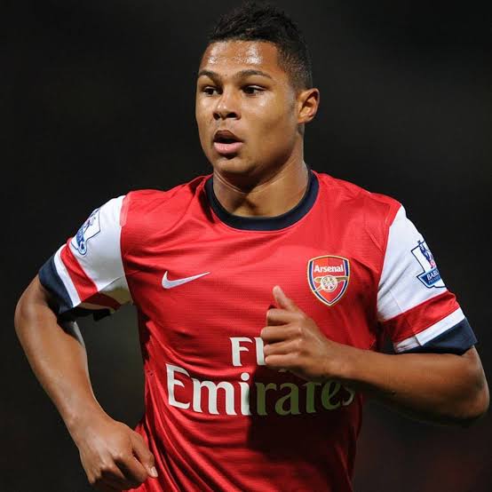 ARSENAL CORNER tweet media