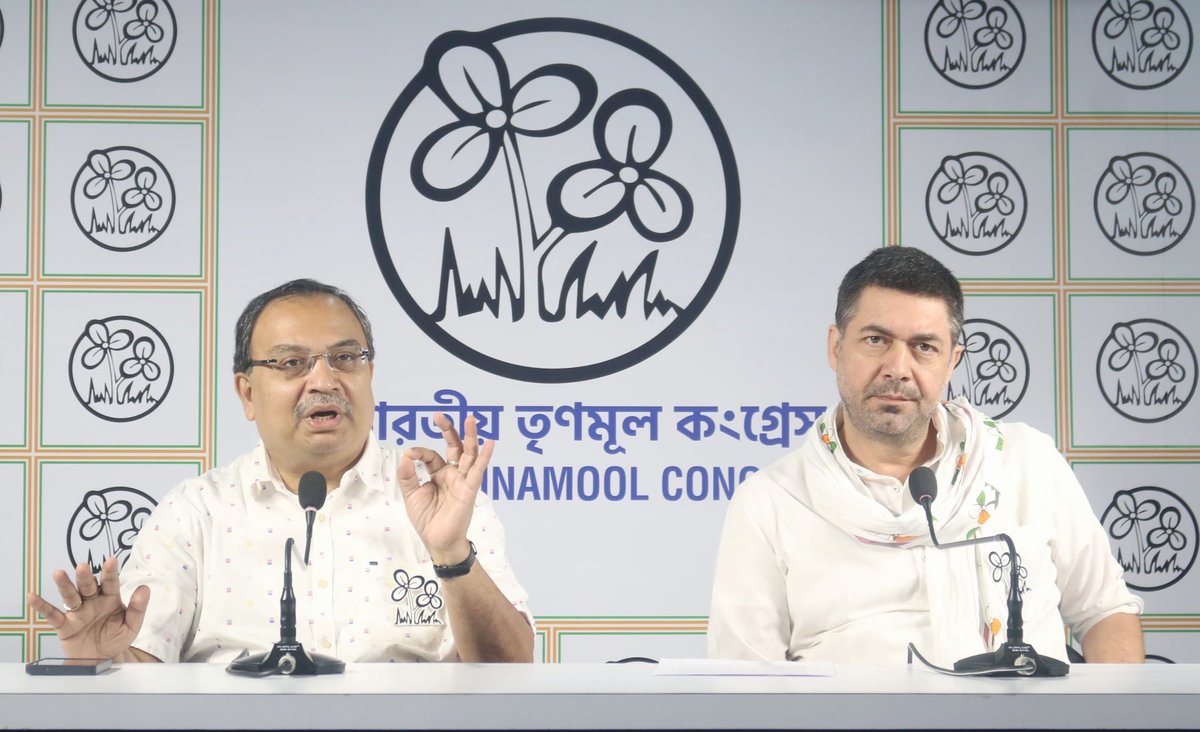 KunalGhoshAgain's tweet photo. প্রথম দফা ভোটে @AITCofficial তৃণমূলের চার দফা লাভ। 1) মোট আসন বাড়ছে। 2) মোট ভোট বাড়ছে। 3) প্রাপ্ত ভোট শতাংশ বাড়ছে। 4) জয়ের আসনে ব্যবধান বাড়ছে। মানসিক চাপে পড়ে দিশাহারা বিজেপি নেতারা প্রলাপ বকছেন। ... সাংবাদিক বৈঠক। তৃণমূল ভবনে। সঙ্গে ললিতেশ ত্রিপাঠী। জয় বাংলা। https://t.co/4NiKe0AK5K