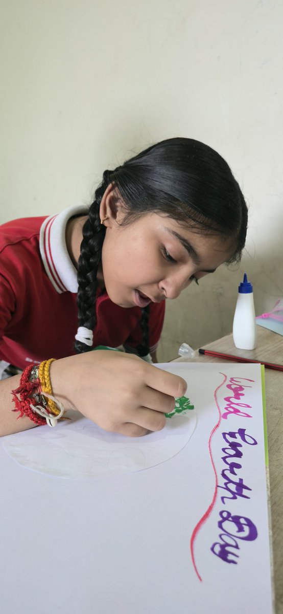 strosepublicsch's tweet image. #EarthDay #SaveEarth #GoGreen #EcoFriendly #GreenFuture #LoveNature #PlantMoreTrees #ReduceReuseRecycle #SchoolActivities #EcoWarriors #SustainableLiving #CleanAndGreen #NatureLovers #EnvironmentMatters #EarthDayCelebration