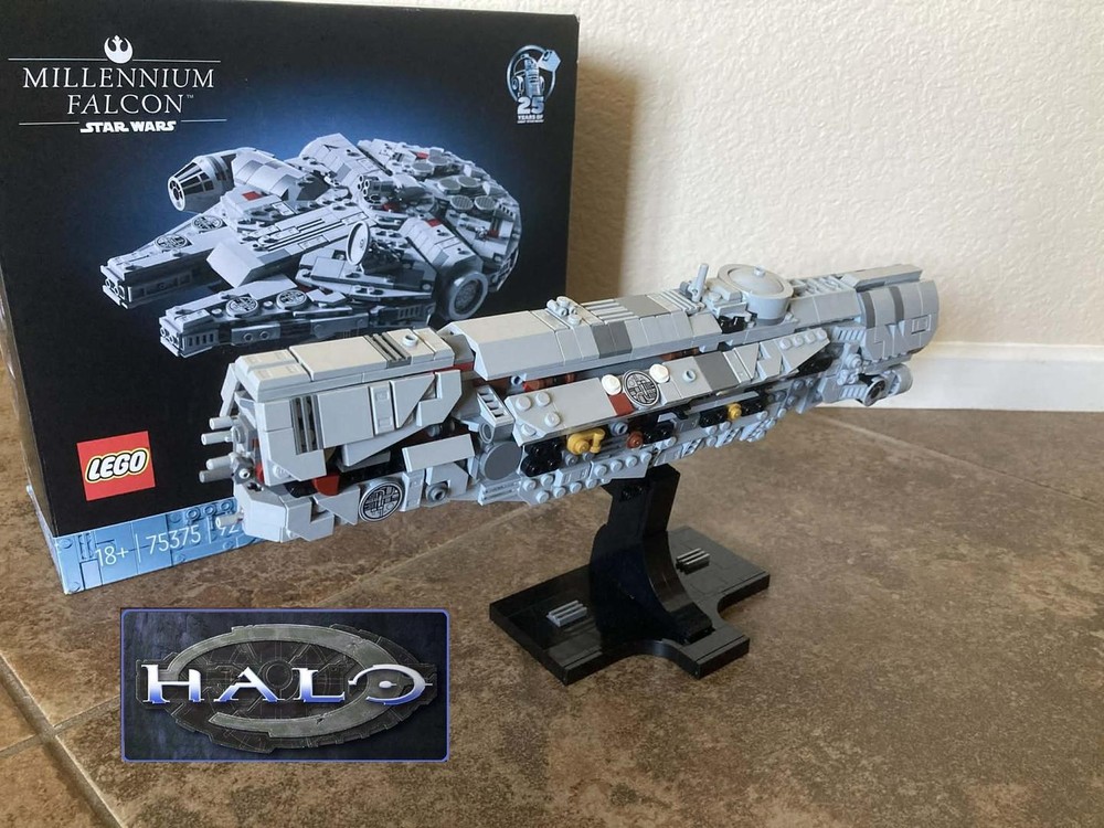Rebrickable's tweet image. Turn your Millennium Falcon into the Halo UNSC Infinity Midi-Scale by CreationCaravan (Brad Barber) reb.li/m/259933?spot=… #lego #rebrickable #legomoc #alternatebuild