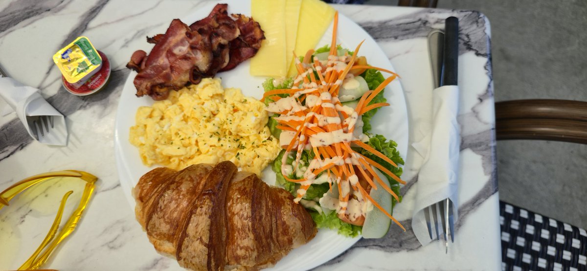 Australian Refugee tweet media