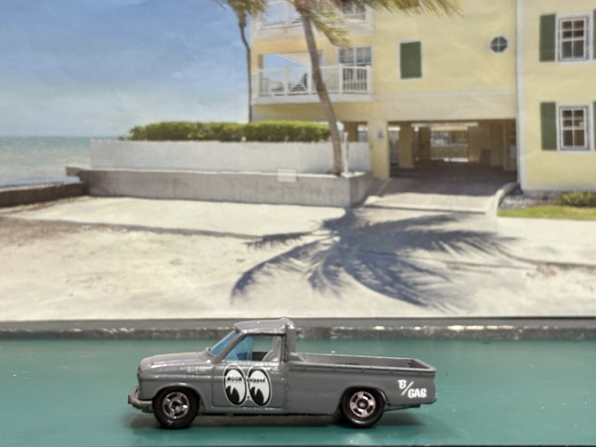 porschegmbh's tweet image. #トミカ #TOYOTA   #ハイラックス  #RN15 @stickyfrog_  #MOONEYES 
またひとつ、働かないミニトラックｷﾀ━━━━(ﾟ∀ﾟ)━━━━!!
昭和くささプンプン丸ですCooooool😎✨