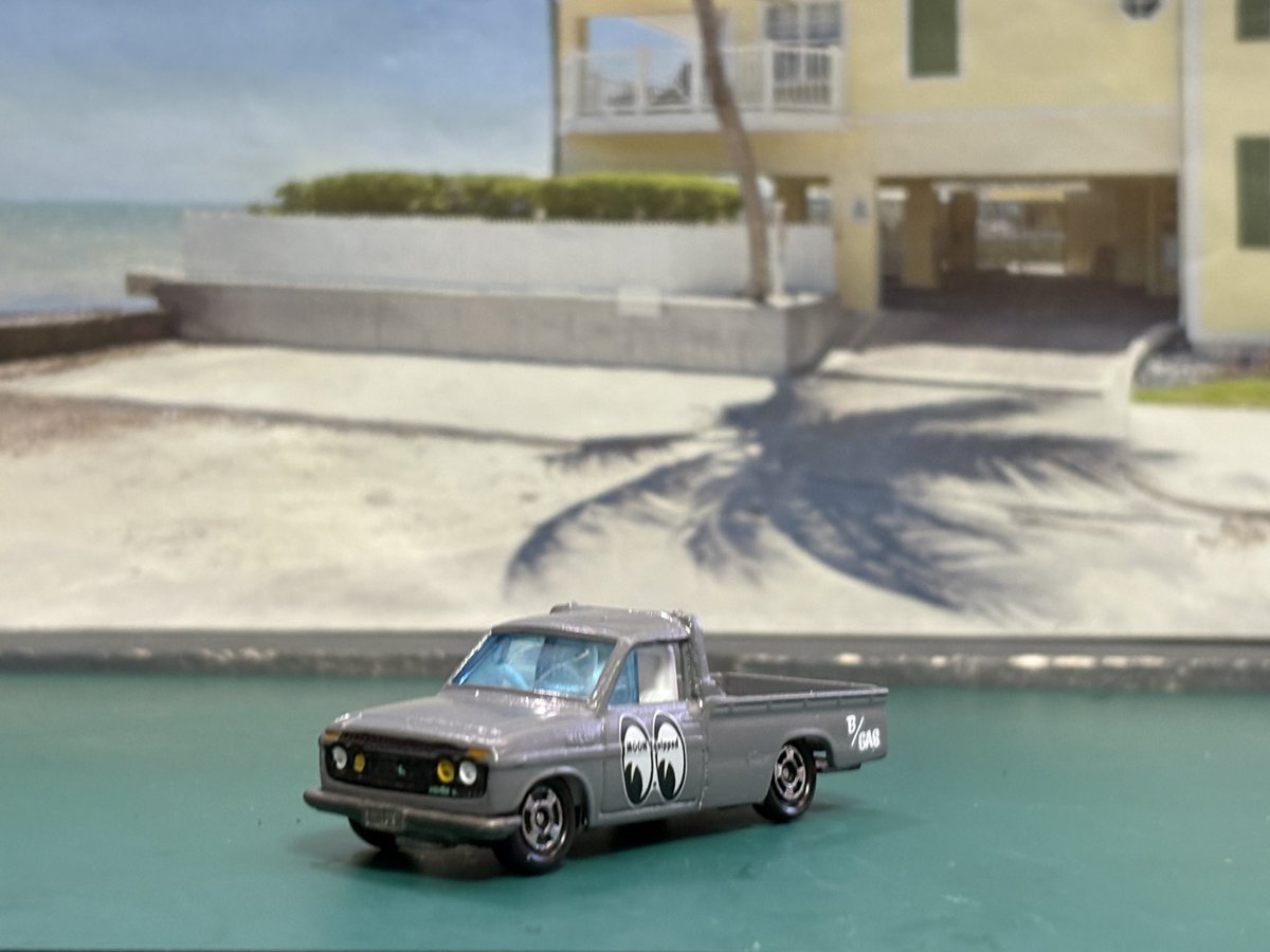 porschegmbh's tweet image. #トミカ #TOYOTA   #ハイラックス  #RN15 @stickyfrog_  #MOONEYES 
またひとつ、働かないミニトラックｷﾀ━━━━(ﾟ∀ﾟ)━━━━!!
昭和くささプンプン丸ですCooooool😎✨