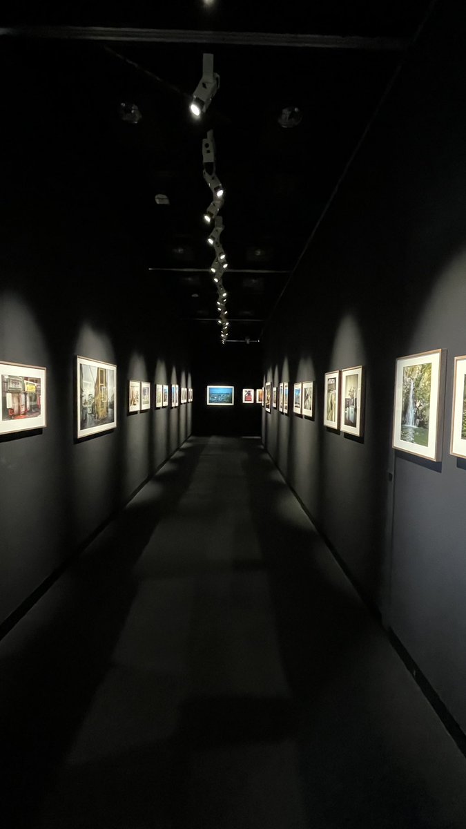 OMNIVAS_OK's tweet photo. 写真家　野村恵子氏の写真展「龍宮」　品川のCanon ギャラリーSにて開催中。5/11まで。

当社はすべてのプリントを担当いたしました。撮影okの貴重な会場。じっくり噛み締めたい写真と空間を是非。 https://t.co/hxRP3guT8F