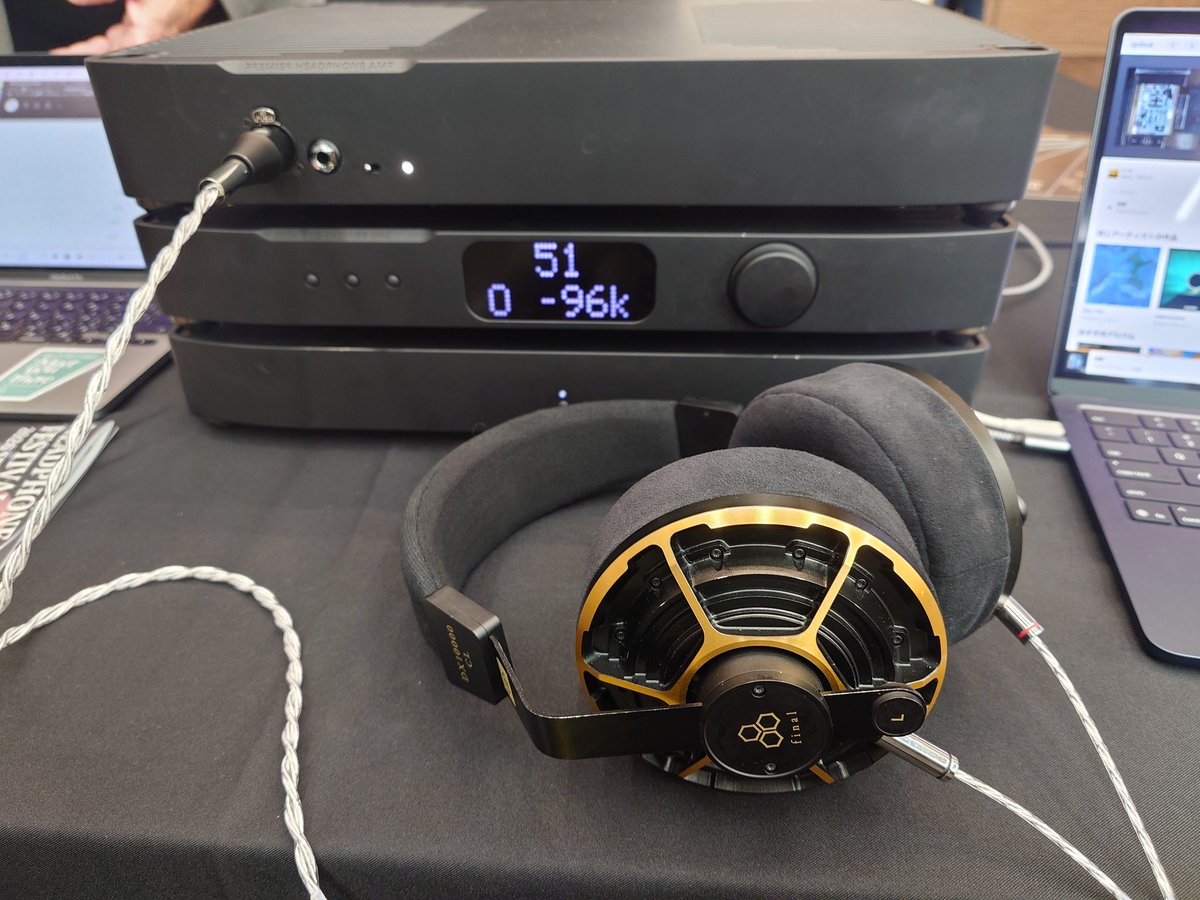 suga_p's tweet photo. #final DX10000 CL 運よく聴けた！
A10000のような必要な音がそこにある感覚と、DX4000CLの密閉型でありながら圧倒的な開放感をも昇華している感じで、じっくり聴いて良さを理解するタイプかなと。正直ﾎｽｨ
#ヘッドフォン祭 https://t.co/IOpHCa8Sim