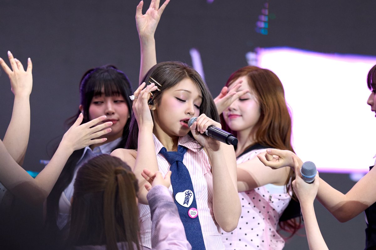 moonburst tweet media