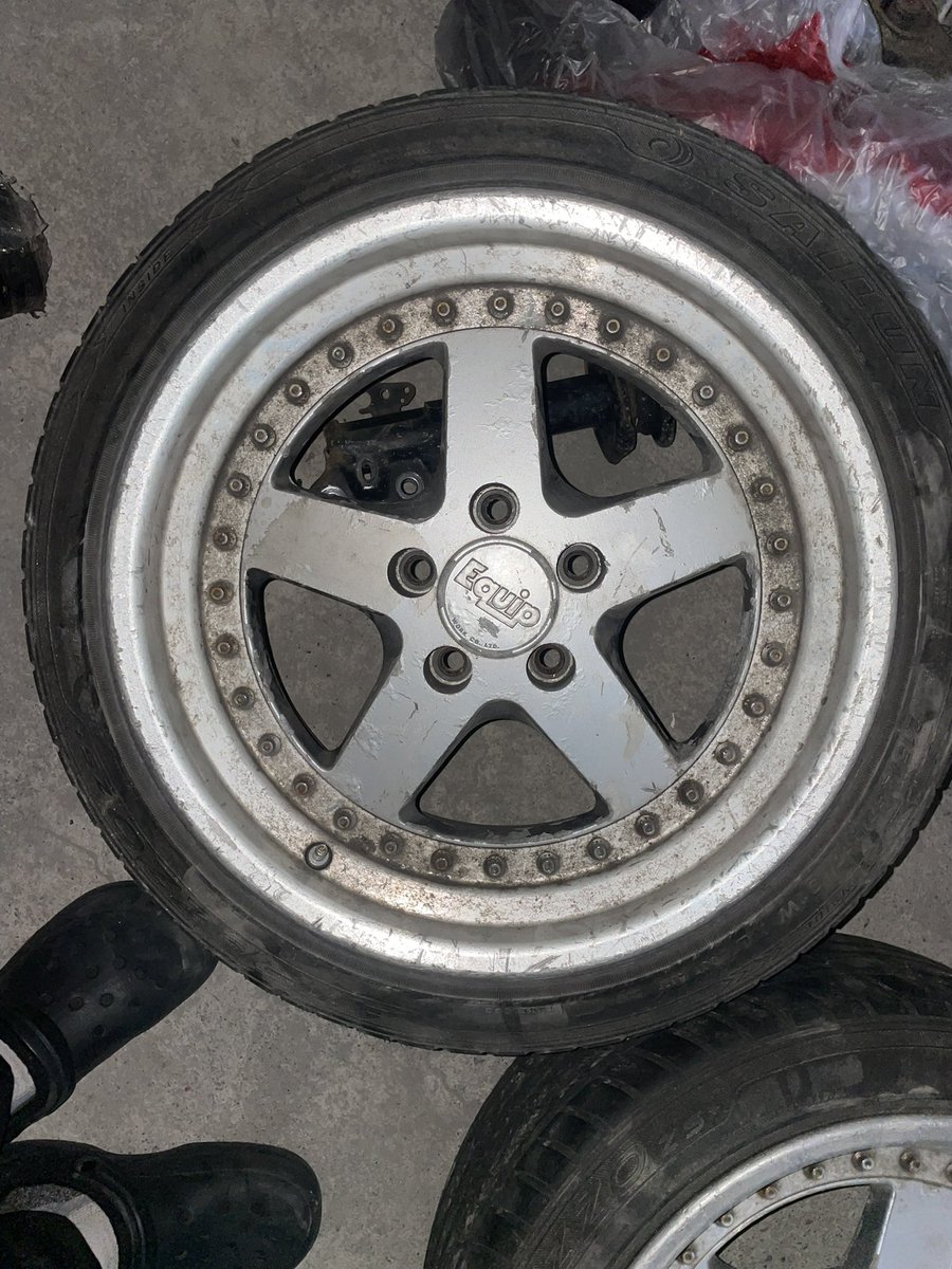 bunta100cresta's tweet photo. エクイップ17インチ
9J+35か30 2本
6万で欲しい方いませんか？？ https://t.co/pEvd9DqLJj