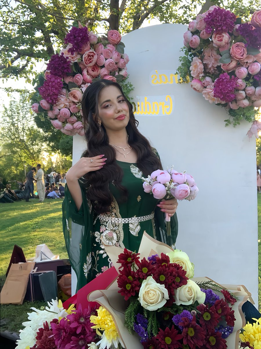 Alina tweet media