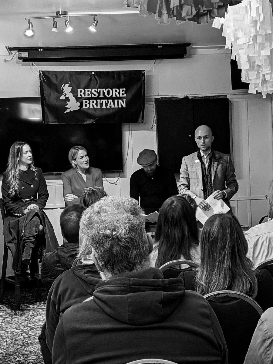 shaynewiskin's tweet photo. A historical moment for the East End of London, in a traditional East End Boozer ⚒️ Finally a party for the people to get behind, a party that gives opportunities to local voices. Restore Britain 🏴󠁧󠁢󠁥󠁮󠁧󠁿🇬🇧 https://t.co/9XmG23mihd