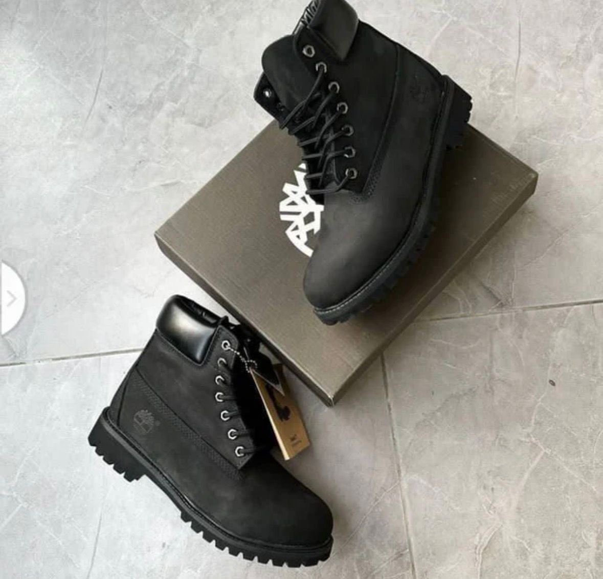 Dinero Crocs 🚚 tweet media