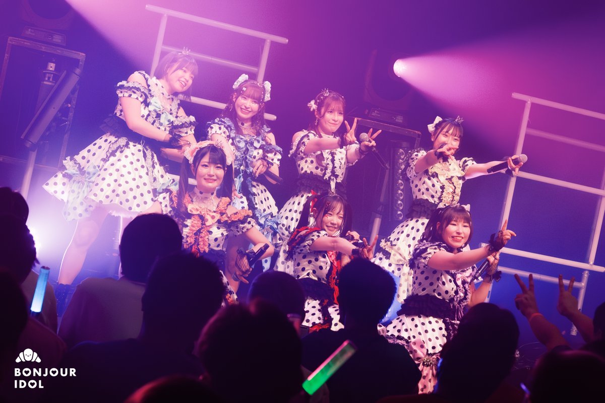 【PHOTOS PREVIEW 4/4】

On March 8th, we had the joy of attending the concert celebrating the 10th anniversary of Erabareshi. Here’s a sneak peek of our photo gallery! 📸
Our live report is coming soon! ✨