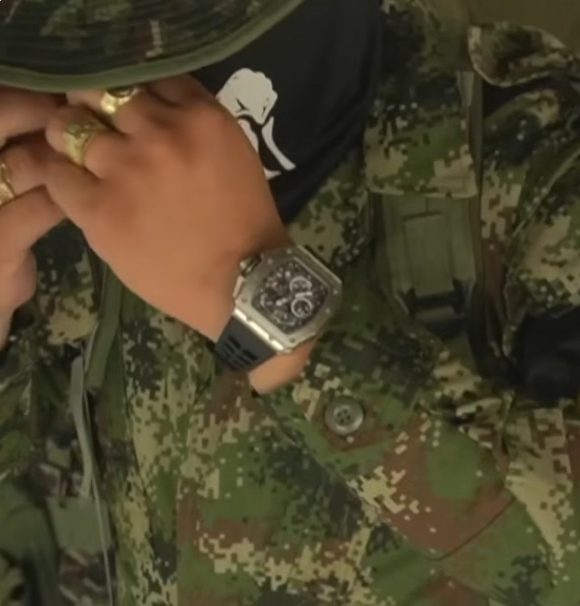 Argolikos tweet media