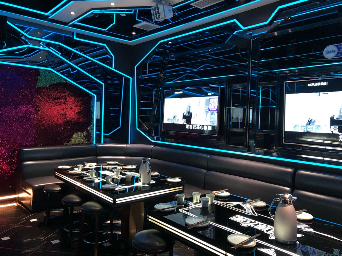 Mukeshbhvarala3's tweet image. Unleash your inner star at [KTV店名]! Grab mics, belt your favorite hits, and make memories that echo. Book now—your stage is waiting!  #KTVVibes #SingLoud #FunTimes