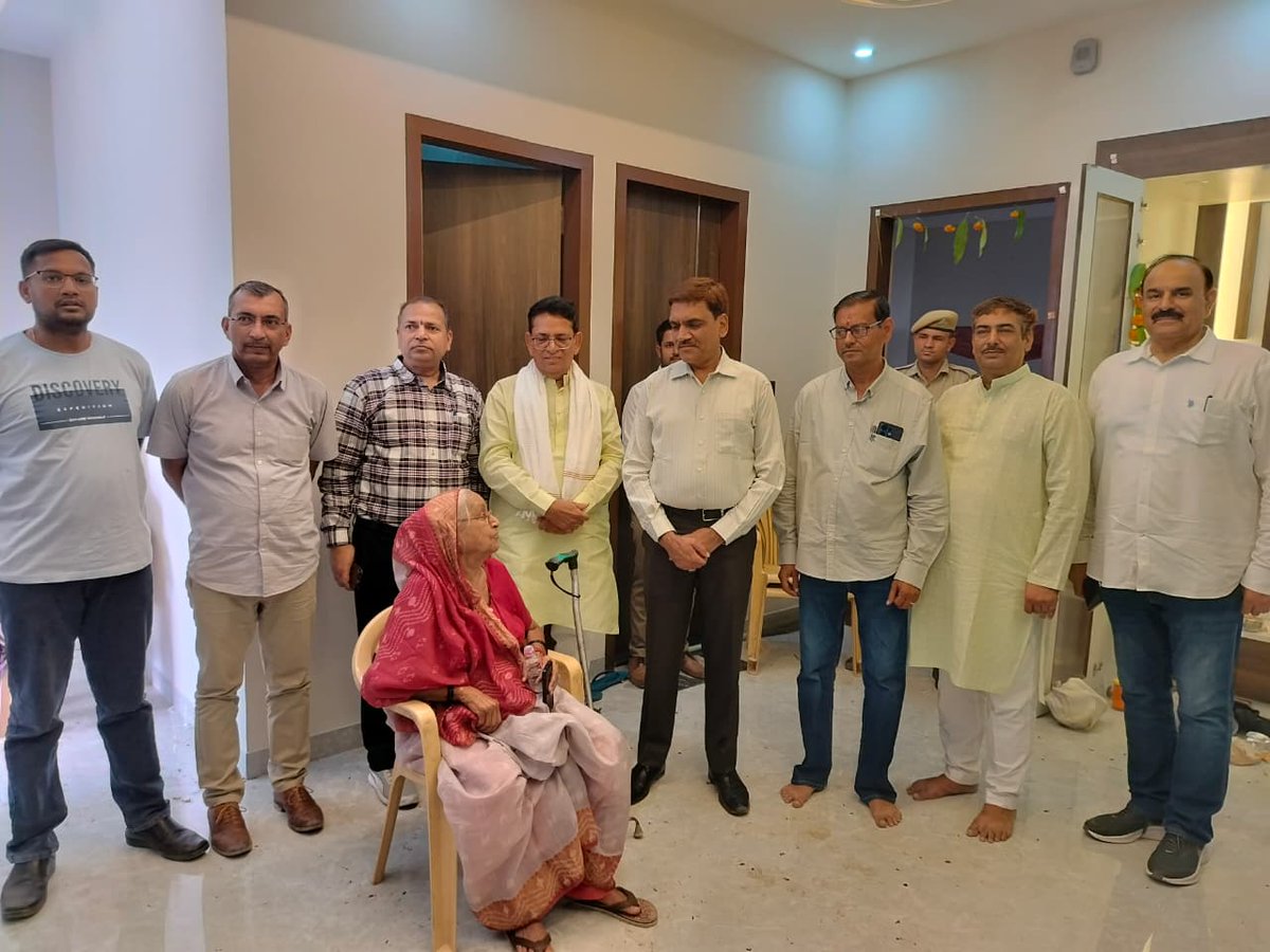 📍#झुंझुनूं 
अतिरिक्त जिला कलक्टर #श्री_अजय_कुमार_जी_आर्य के निजी सहायक #श्री_जयप्रकाश_जी_शर्मा के नव-गृह प्रवेश के अवसर पर सवामणी प्रसाद कार्यक्रम में शामिल होकर नए घर की हार्दिक बधाई एवं शुभकामनाएं दी l

<a href="/RajCMO/">CMO Rajasthan</a> <a href="/BhajanlalBjp/">Bhajanlal Sharma</a> <a href="/BJP4India/">BJP</a> <a href="/BJP4Rajasthan/">BJP Rajasthan</a> @BJP4Jhunjhunu